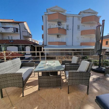 Apartment Aqua Near The City Beach Novalja Exterior photo