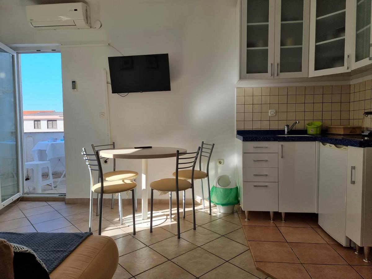 Apartment Aqua Near The City Beach Novalja Room photo