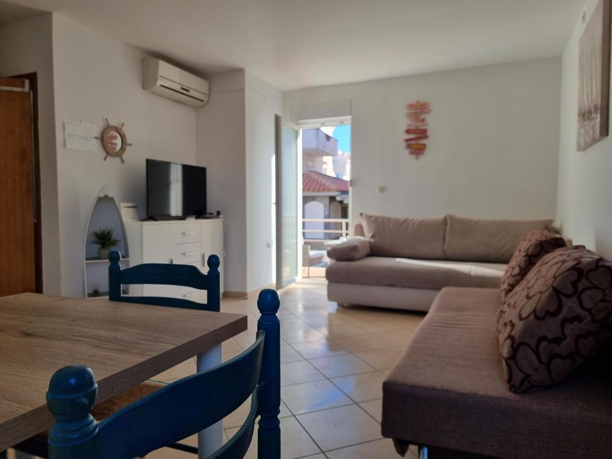 Apartment Aqua Near The City Beach Novalja Exterior photo